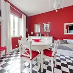 6 People Apartment At Vatican