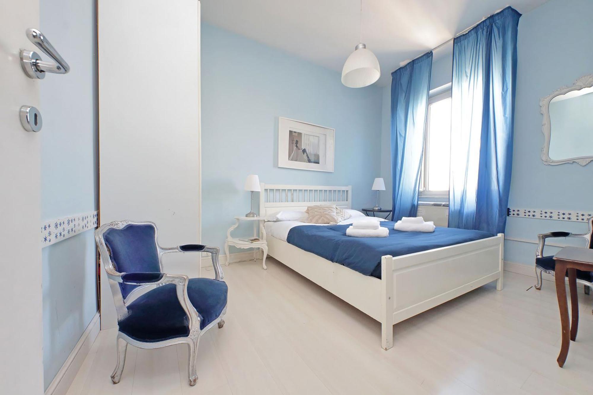 6 People At Vatican Apartment *