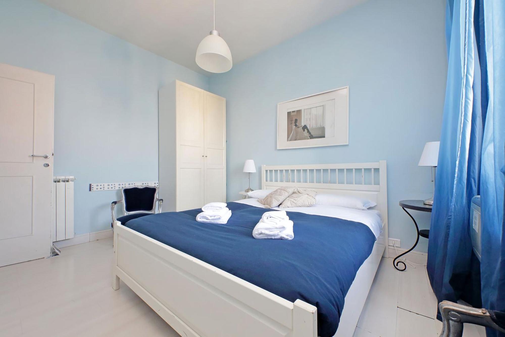 Apartment 6 People At Vatican *